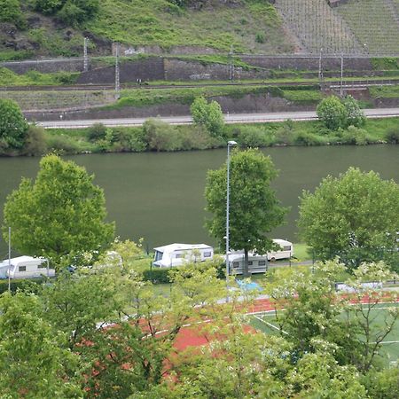 Haus Flora - Ferienwohnungen โคเคห์ม ภายนอก รูปภาพ