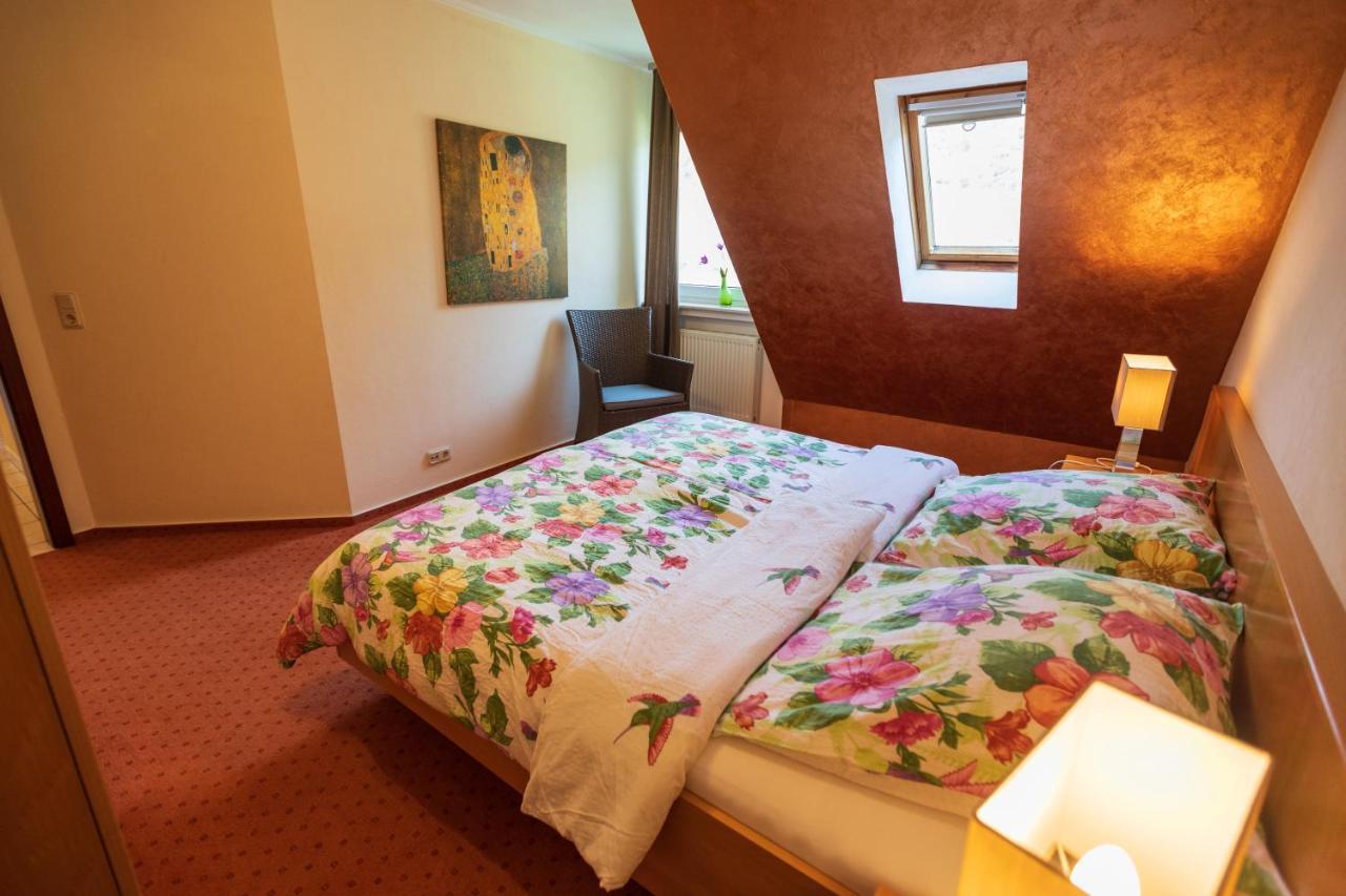 Haus Flora - Ferienwohnungen โคเคห์ม ภายนอก รูปภาพ